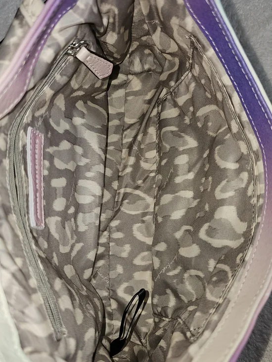 Aimee Kestenberg Pebble Leather Crossbody All For Love Aruba Ombre. - Picture 12 of 14